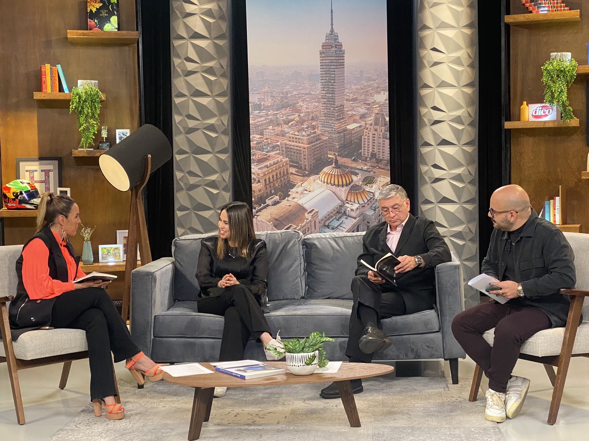 MariaAlatriste's tweet photo. 📺 | Hablando de: #LosRelatosdeMarta 📖✨
Un #libro que habla de la #mujer y su lugar en el mundo, mismo que aún representa muchos desafíos 🙌🏼
______________________
#mariaalatriste #maríaalatriste #literatura #escritora #lectores #EstaMañana #ElHeraldo #Libros #ProgramaMatutino https://t.co/98ebRuaqrw