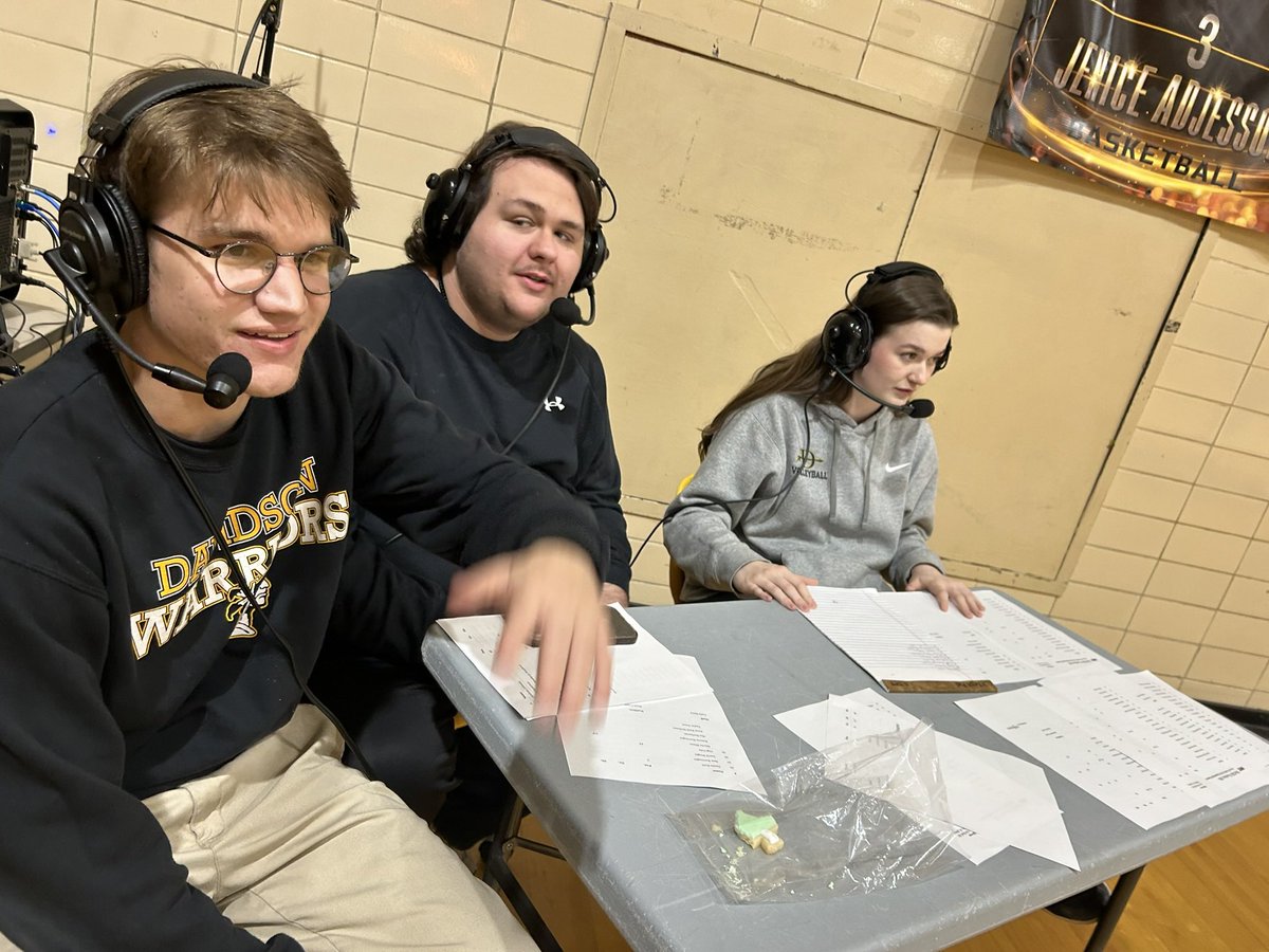 It’s Senior Night! Join us as your Davidson Warriors take on the Murphy Panthers. Varsity Girls play at 6:00pm and Varsity Boys at 7:30pm. 
youtube.com/live/Umt4Hb1Hi…
