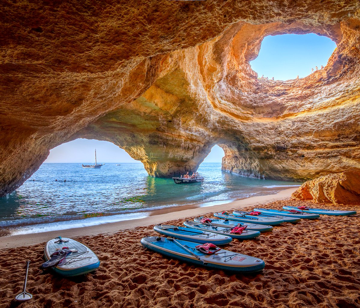 Algar de Benagil sea cave in Portugal 🇵🇹
Wow 😳