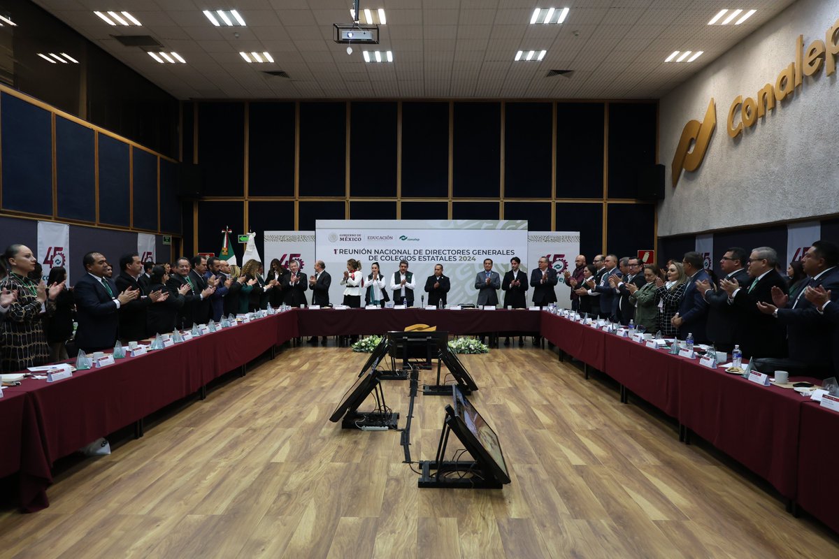 CONALEP_Mex's tweet photo. Inauguramos la "1ra. Reunión Nacional de Directores Generales de Colegios Estatales del #CONALEP 2024". Con el propósito de impulsar juntos una educación transformadora, inclusiva e innovadora en todo el país.💪📚

#TransformandoLaEducación https://t.co/IsUvdQd6Hl