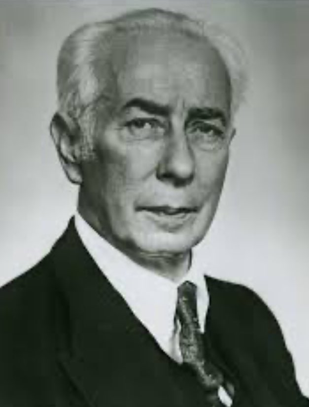 🎉 Celebrating 140 years of Theodor Heuss, a beacon of democracy. The first President of the Federal Republic of Germany 🇩🇪. His legacy of rebuilding, unifying Germany post-WWII continues to inspire. His commitment to freedom and democracy remains a guiding light. #TheodorHeuss