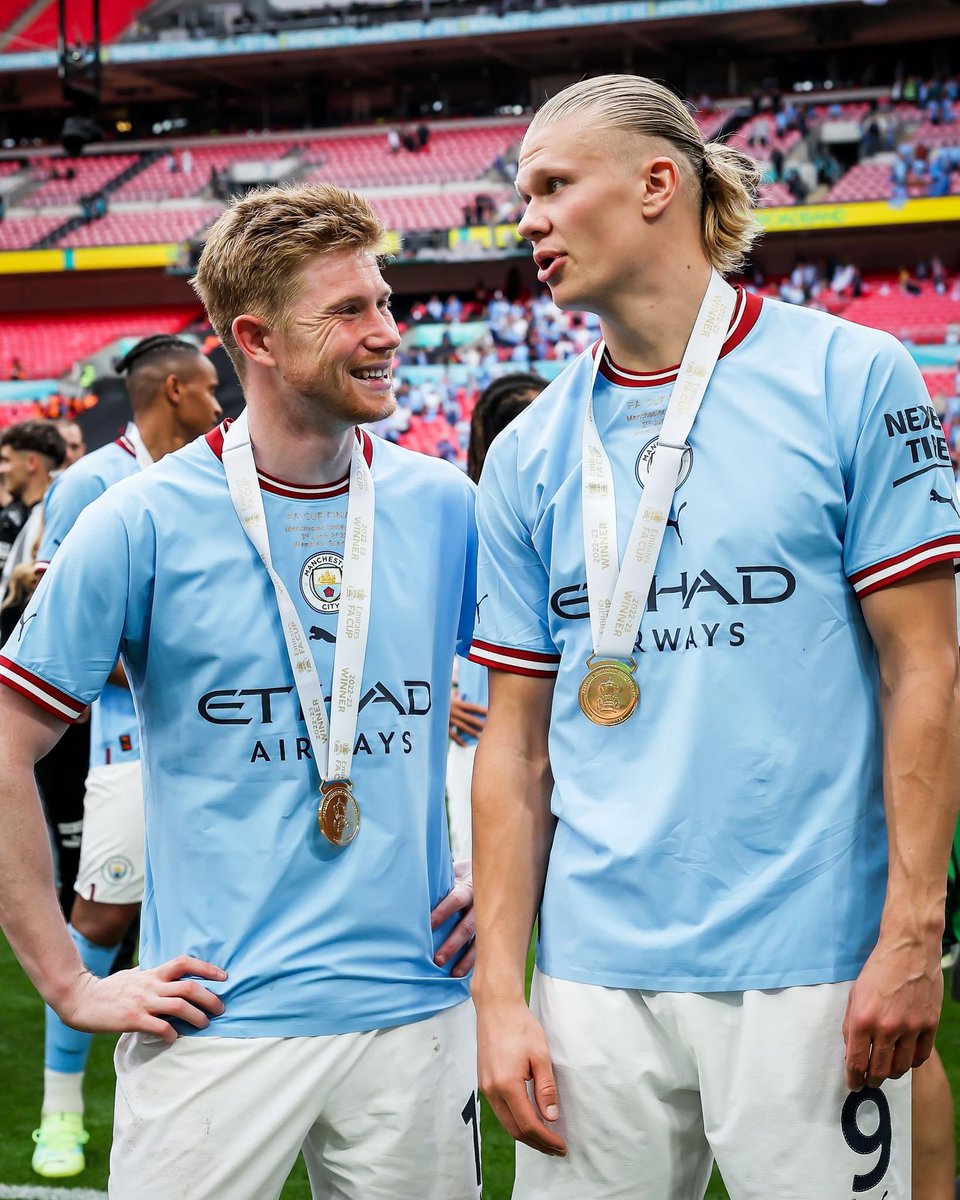 ManCityLhr's tweet photo. This duo is back 🔜🩵

#city #kdb #haaland https://t.co/OgXyAm9JWb