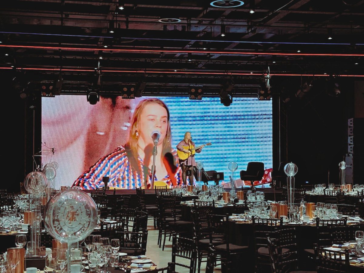 Supersize you. With our camera-video wall combo, you can get yourself on the big screen. Perfect for trade shows and conferences in the SEC where you aim to demonstrate your product to a large crowd. 

#scottishbusiness #scottishevents #glasgow #ledvideowall