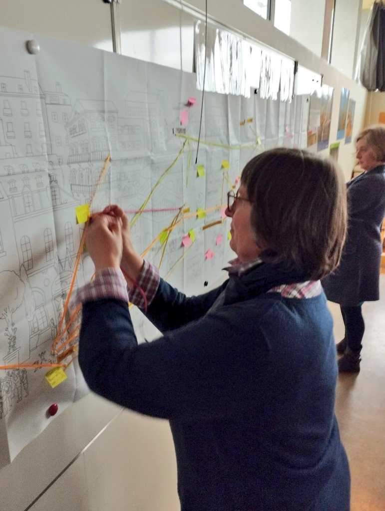 edd_acrennes's tweet photo. #mardiEDD
🌍🌱
Formation  référents #EDD  BEF-Est 22 @acrennes

📱Smartphone et ressources: Adrien Sagette @canope_22

🍽Cantine scolaire du Sénégal +jeu du Pas en avant : Solenn Mell #Resia

🖍Fresque de la renaissance écologique : Karine Degunst et Quentin Soisson #Transiterre https://t.co/5uxdfMMQvA