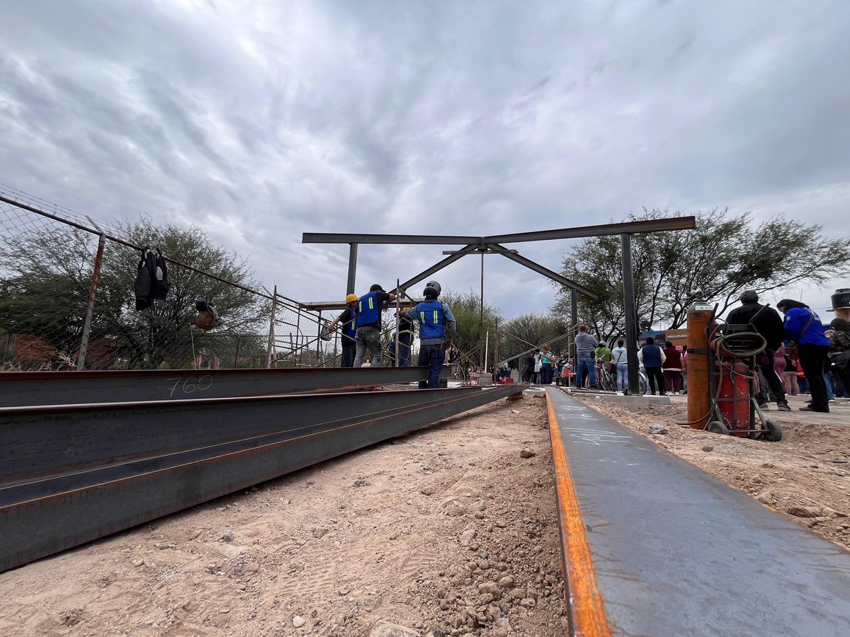 municipio_leon's tweet photo. @AleGutierrez_mx @DGOP_Leon @JaredGonzalezMX @pparticipaleon @fidocleon @Seguridad_Leon @AllanLeon_ Para cerrar supervisamos el Espacio Público Alameda de la Presa, obra seleccionada por los leoneses con Participa León 2023. Con una inversión de 1 millón 853 mil pesos, esta obra está al 70% de su ejecución, brindando un nuevo espacio para el disfrute de toda la comunidad. https://t.co/N5TnTwelYA
