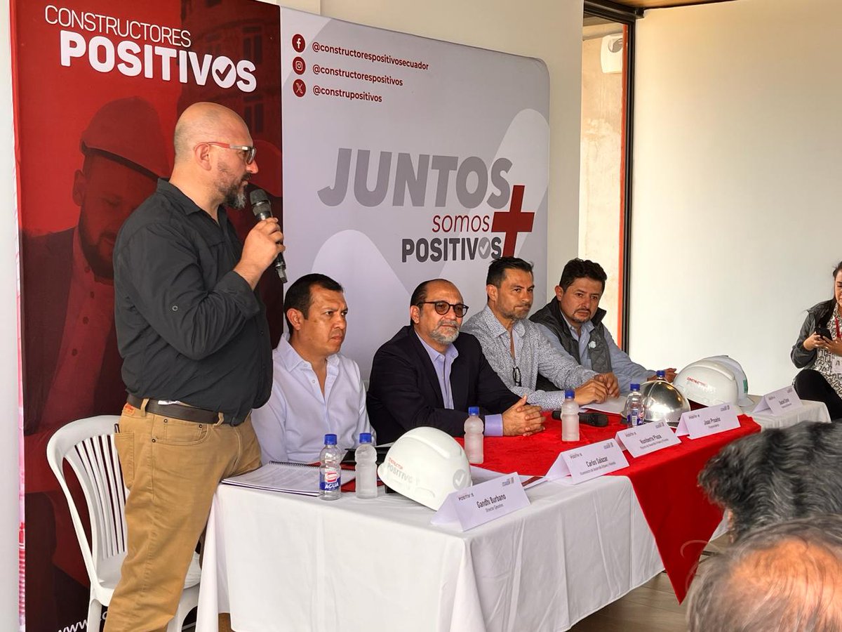 Evento clave junto al Ministerio de la Vivienda 🏠. Juntos somos ➕ Positivos <a href="/GandhiBurbano/">Gandhi Burbano</a> <a href="/hyandun/">Henry Yandun</a> <a href="/MIDUVI_EC/">Vivienda Ecuador</a> <a href="/JoanProano/">Joan Proano</a> <a href="/HumbertoPlazaA/">Humberto Plaza A</a>