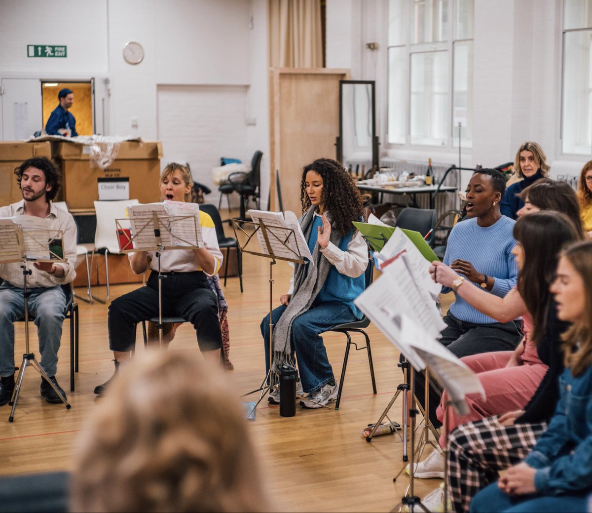 It’s not everyday THE David Nicholls (@DavidNWriter) pops into the first sing-through of Act1😍 Imagine watching your teenage angst set to music…(he took it well!) @starterfortenmu