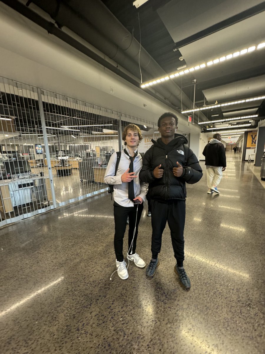 MrQuenzer's tweet photo. Next up..Colin Hirshorn.  As a 4 year varsity player he has been hooping so long to experience every injury and is still playing.  His favorite quote is “basketball”.  Man of many words.  Congrats Hirshorn!  Also, don’t learn how to tie a tie from him. @VikingBoysBball https://t.co/Li3AIFcfx4