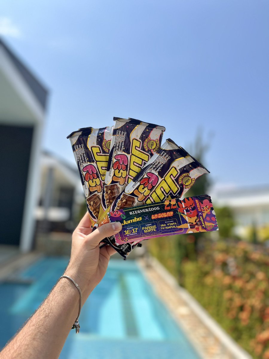 Juandiegovilll's tweet photo. Se llegó 16 y 17 de febrero el festival más caliente del planeta y que mejor que @lasolarfestival y @JumboChocolates se unieron para romperla con una edición especial de Jumbo Fest☀️🍫

 El sabor de esta chocolatina es INCREÍBLE y con además un térmito pa este calor 100/10☀️ https://t.co/bToVGd0WCi