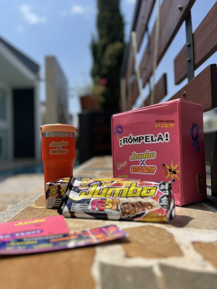Juandiegovilll's tweet photo. Se llegó 16 y 17 de febrero el festival más caliente del planeta y que mejor que @lasolarfestival y @JumboChocolates se unieron para romperla con una edición especial de Jumbo Fest☀️🍫

 El sabor de esta chocolatina es INCREÍBLE y con además un térmito pa este calor 100/10☀️ https://t.co/bToVGd0WCi