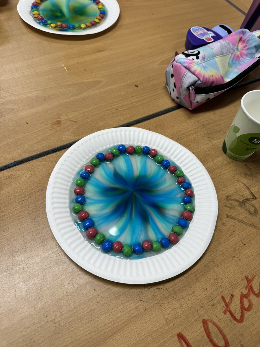 MidCalder_PS's tweet photo. P6/7 are looking at procedure writing in literacy. They set up an M&amp;M rainbow experiment and then noted the correct goal, materials and steps. #PMWriting #Literacy #MCPSP67 @wl_literacy https://t.co/O2hiMH6vgJ