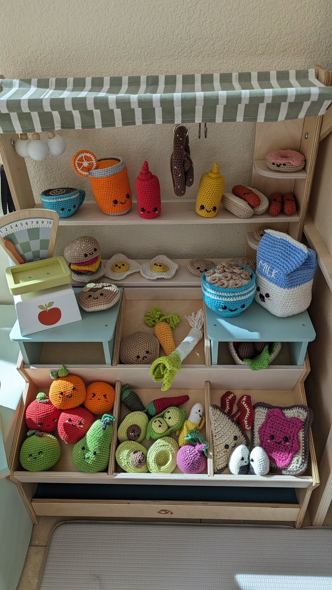 Soembie's tweet photo. @Billy25722970 I learned to crochet while I was pregnant with my daughter, so that I can make toys for her :) ...it's a growing collection 🥕🫛🥑🍎🍊🍌❤️ https://t.co/7DesK63RA3
