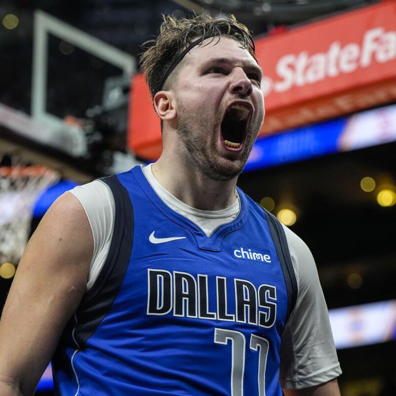 MavsMuse's tweet photo. Luka Dončić just became the 1st player in NBA history to average…

• 41/11/11
• 40/11/11
• 40/10/11
• 40/11/10
• 40/10/10
• 39/11/11

…over a 6 game span.
Just imagine when this dude hits his prime 😭 https://t.co/fkEaEI5REC