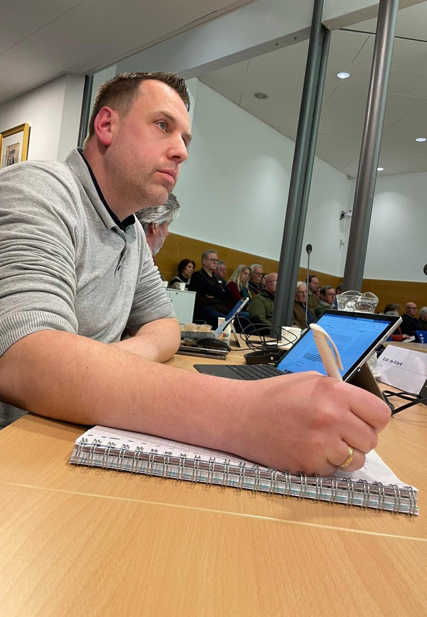 Gisteravond spraken we naar aanleiding van onze schriftelijke vragen over het <a href="/nieuwDamcentrum/">Centrum van Leidschendam</a>. Voldoende uitdagingen, maar laten we ook niet vergeten dat het een mooi winkelgebied is met mooie (familie)bedrijven en producten.