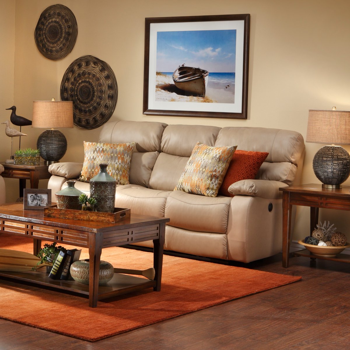 🏈✨ Get a Game Day upgrade with $400 off the Truman Leather Reclining Sofa through 2/1: bit.ly/2RjfhM8 #gameday #sofasale #upgrade