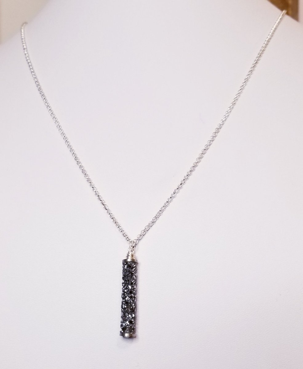 This stylish pendant necklace adds sparkle to your everyday, designed with Swarovski Light Chrome Rock Tube and a delicate Rolo chain, the Tiare can be paired with a favorite sweater or a tee shirt and Jeans. #sandalomadesigns #swarovskicryatals
#wearsandaloma #Jewelry #fashion