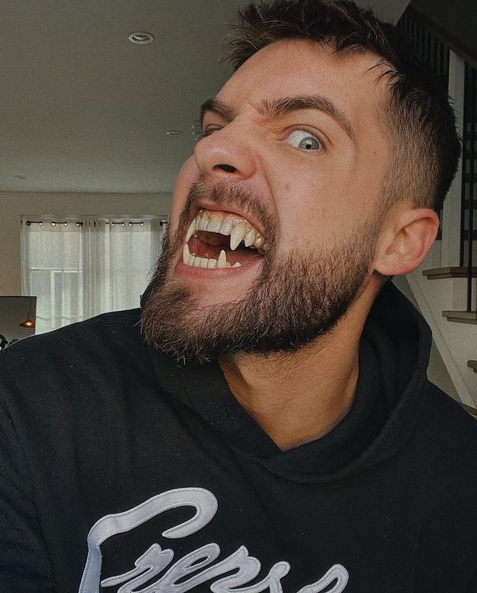 CraftyIniquity's tweet image. In case you guys forgot I’m scary.