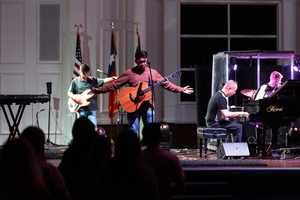 ETBU's tweet photo. We loved seeing the campus community gather in Baker Chapel for night 1 of Spiritual Renewal 2024! Don't miss night 2 at 8:00 p.m. in Baker Chapel! There will be a dessert fellowship to follow in Edwards Conference Center. #embracingfaith https://t.co/KiA8lEsZS4
