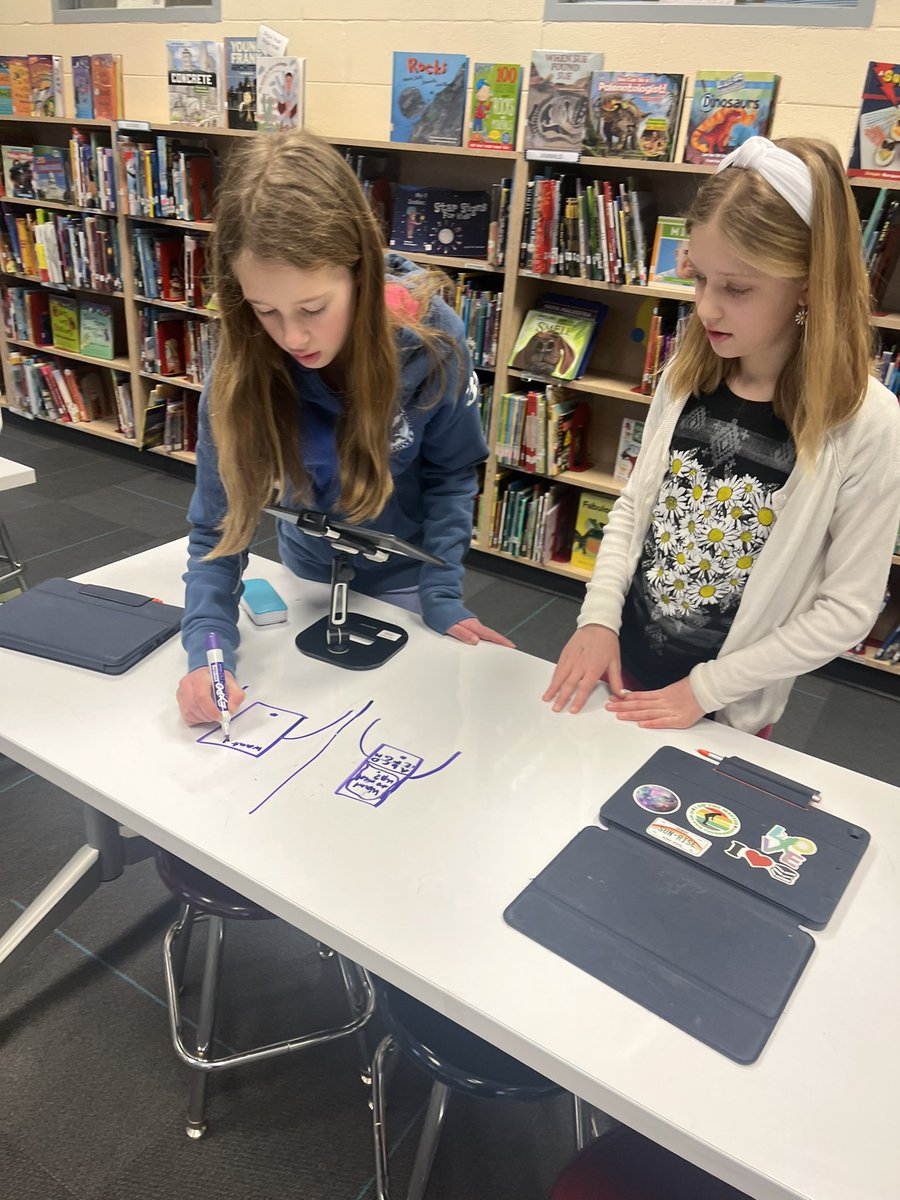 SHlightbulblab's tweet photo. Let them go with motion…love their stories and imaginations! #iMotion @LakeForestSD67 @SHLIGHTBULBLAB https://t.co/CIlELfa0C5