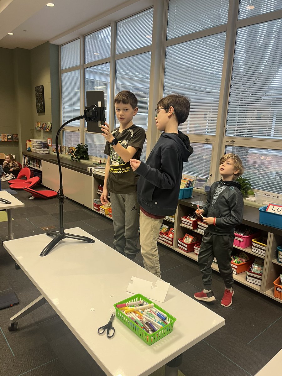 SHlightbulblab's tweet photo. Let them go with motion…love their stories and imaginations! #iMotion @LakeForestSD67 @SHLIGHTBULBLAB https://t.co/CIlELfa0C5