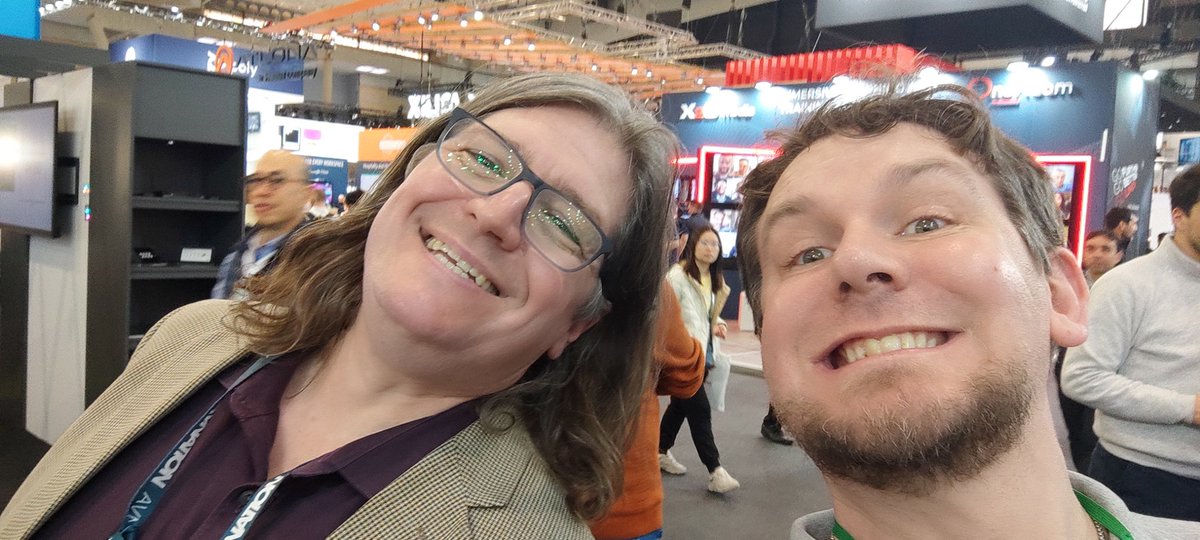 sirjustindawson's tweet photo. #avselfies #ise2024 #avtweeps AV Tweeps meet up at @HDBaseT
Great to meet people like @frankpadikkala who I've been friends online with for years.
Frank IT is not AV!🤣 https://t.co/O0WPRB1PH5