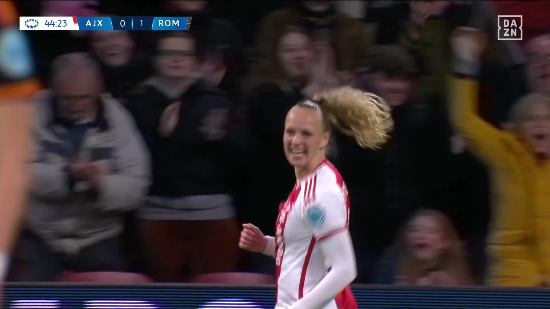 AJAX GET THE EQUALISER RIGHT ON HALF TIME. Goal by Tiny Hoekstra💥Watch the UWCL LIVE for FREE on DAZN 👉  #UWCLonDAZN
