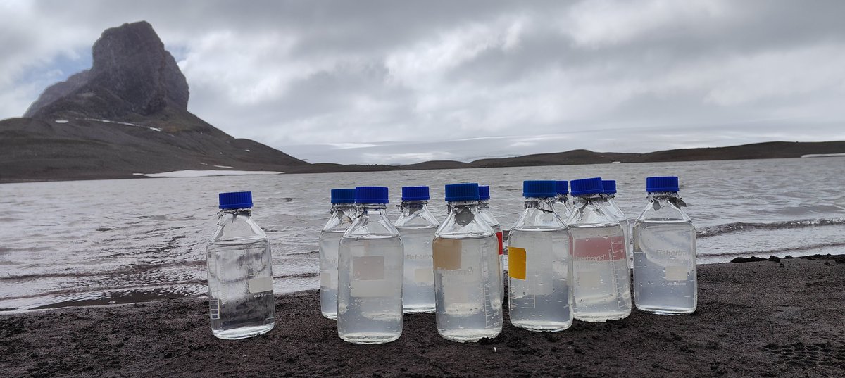 creinosoj's tweet photo. Samples from Antartica are going to be analyzed &amp; identify if microplastics are coming from clothes, bottles, paints.
This will help us to understand their origin and let us address a mitigation path but more importantly how to avoid this pollution @fisicaynanoYT @UniYachayTech https://t.co/XS0U6mj8Ad