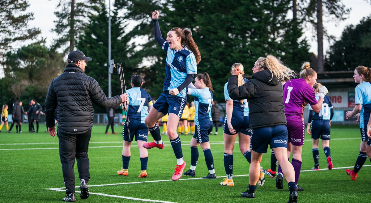 In the middle of it.  🎥

📸 @charliecarter_0

#Chairgirls #MediaMan