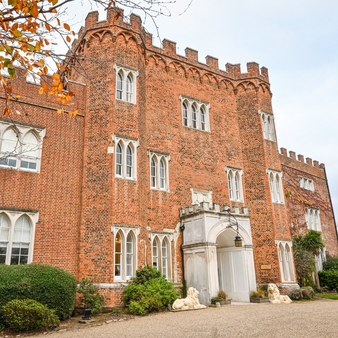 From castles and museums to TV studios - we've so many free things to do in Hertfordshire that it could last you a couple months of weekends! Discover them all here: bit.ly/3vbpC0Z Pictured: Hertford Castle