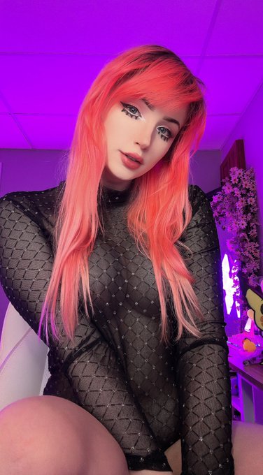 you have x-ray vision if you can see through this outfit https://t.co/hr7vQ2HtQ3