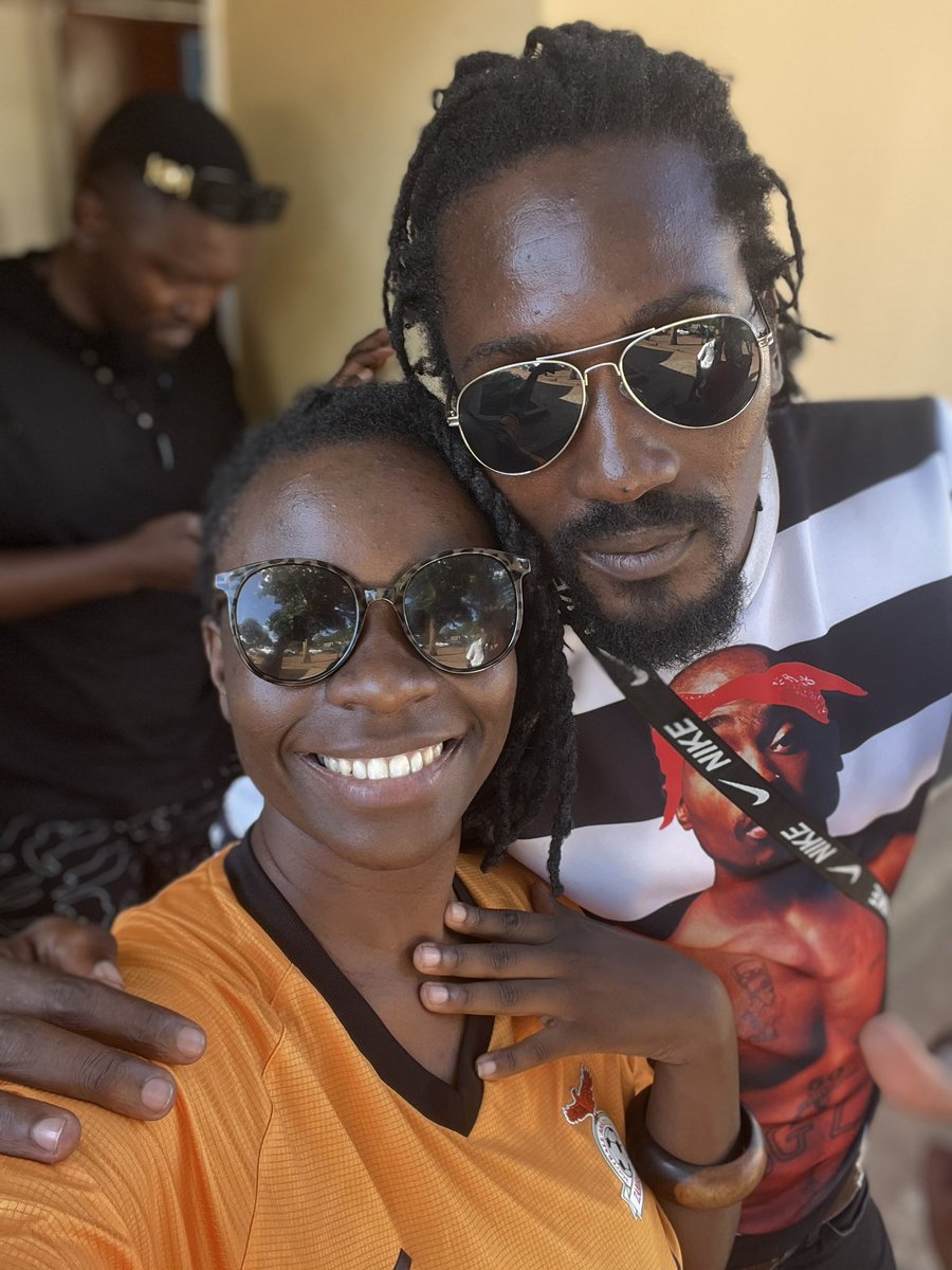WeziVMhone's tweet photo. Breeze FM Chipata, we are passing the mic from the great east to the rest of Zambia 🇿🇲
#PassMeTheMic https://t.co/nzovxDSMJH