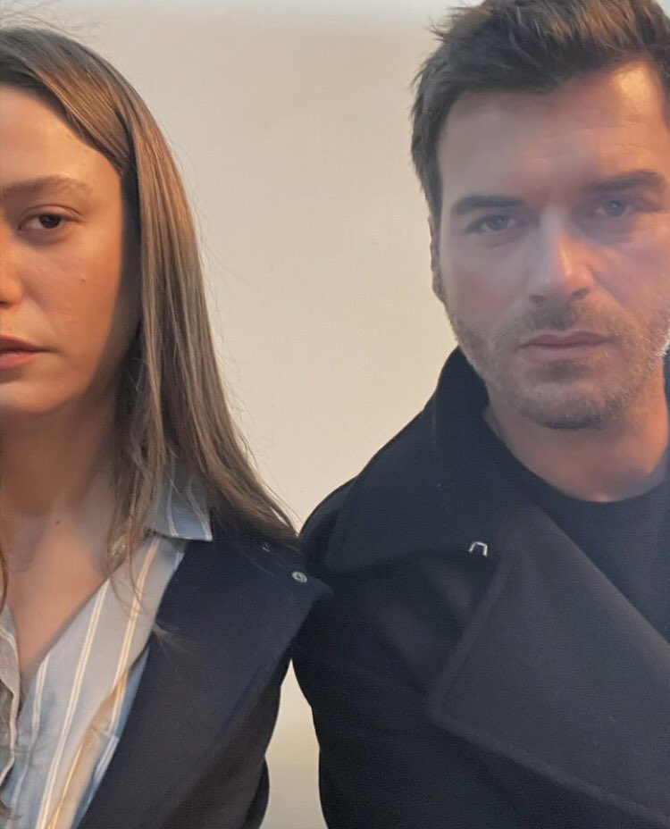 Kıvanç Tatlıtuğ ve Serenay Sarıkaya partnerliğinin sonuna geldik. Yıllardır hayalini kurduğum ve birlikte izlemek istediğim bir ikiliydi. 30 bölüm çok güzel bir serüven oldu, Aslan ve Devin’in hikayesinde sizi izlemekten çok keyif aldım. İyi ki bu karakterlerde sizi izlemişiz.