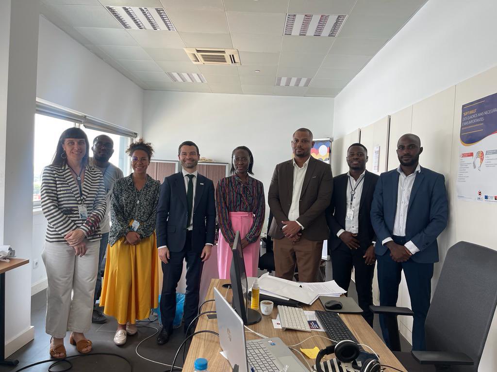 Obrigado 🙏 dear Angolan partners for these very rich 2 days: Min. Teresa Rodrigues Dias # MAPTSS, Min. for Higher Education Maria do Rosario Bragança Sambo, Sec. of State Dr Oloniel Dos Santos, Amb. @pais_rosario @UEemAngola, Amb. @SophieAubert77 @franceenangola 🇦🇴🇫🇷🇪🇺