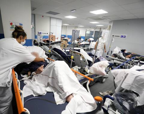 Un membre de notre équipe a fait un malaise respiratoire ce jour et est allée aux urgences cet aprem. Je suis passé en fin de journée après les consults et le tour préop pour lui faire coucou, m’assurer discrètement que tout allait bien et que sa prise en charge était en cours…