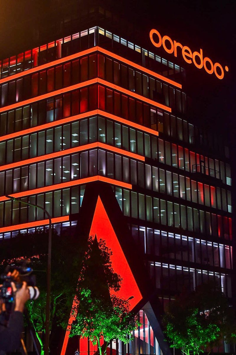 stagecoremv's tweet photo. @stagecoremv elevated the Official Inauguration of @OoredooMaldives Headquarters with innovative visual solutions. From LED screens enhancing the building's façade to prominent displays inside, our expertise transformed every area. #EventTech #Innovation https://t.co/SPUeJ7x0Pa