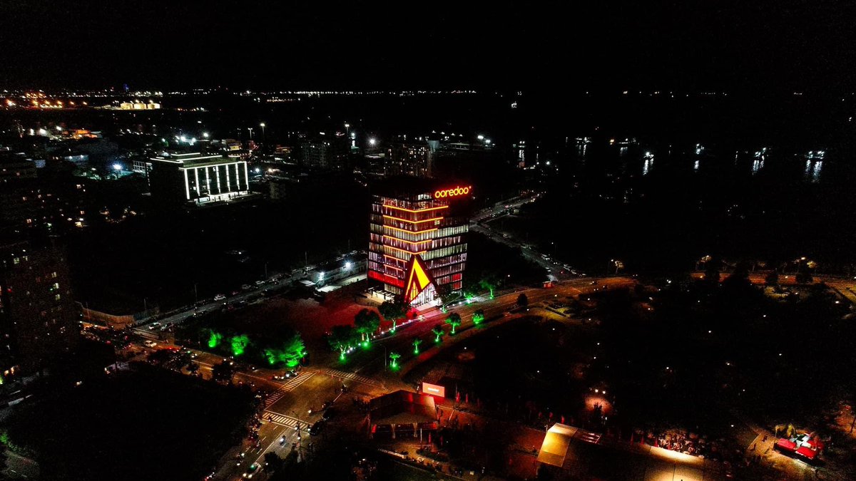 stagecoremv's tweet photo. @stagecoremv elevated the Official Inauguration of @OoredooMaldives Headquarters with innovative visual solutions. From LED screens enhancing the building's façade to prominent displays inside, our expertise transformed every area. #EventTech #Innovation https://t.co/SPUeJ7x0Pa