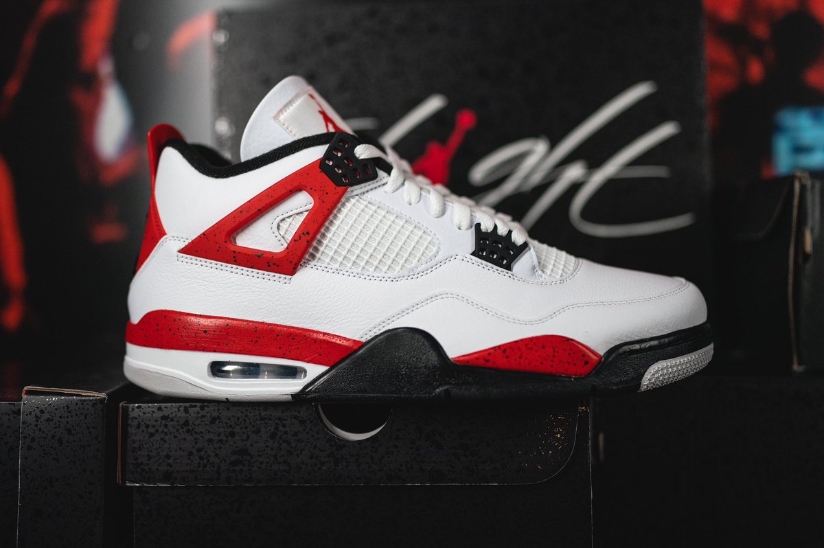 OU_WBBall's tweet image. 𝙏𝘼𝙋 𝙏𝙊 𝙒𝙄𝙉 📲

RT this post for your chance to win these Jordan 4’s at tomorrow night’s game! You must also be at the game to claim the kicks 👟

#PackLNC » bit.ly/BeatKSU 🎟️