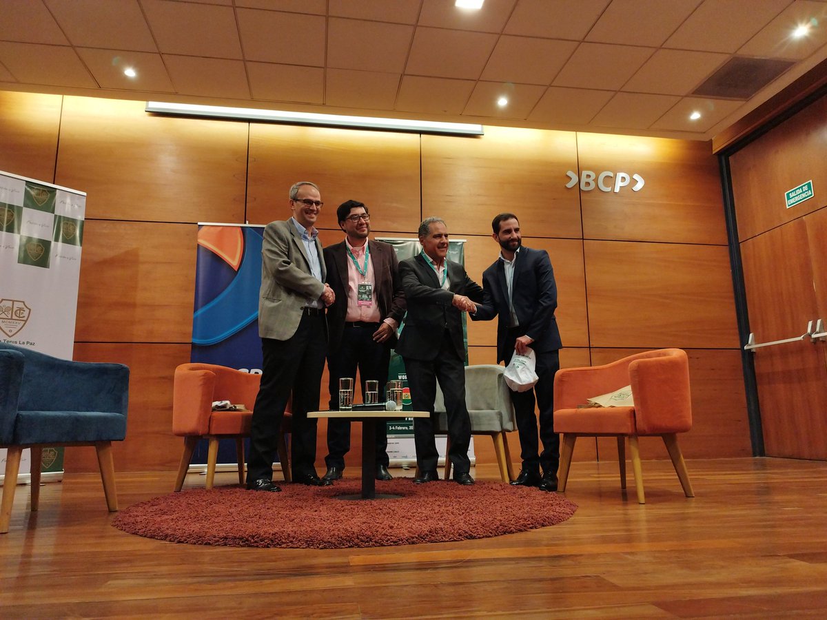 KinioCrack's tweet photo. El #CTLP y el @BCPbo suscriben acuerdo de apoyo!!
El acuerdo se firma por 4 años y beneficiará a disciplinas como el tenis, esgrima, ciclismo y otras más, que se encuentran bajo el cobijo del Club
#Tenis
#ElCrack https://t.co/okWeGimHv2