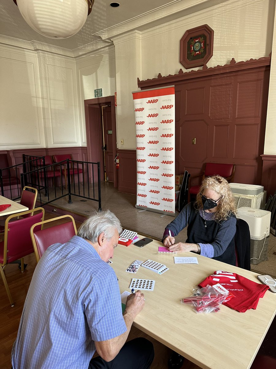 Thank you to everyone who showed up virtually and in-person to write Valentines for Veterans! We are looking forward to delivering these heartfelt cards to veterans through our community partners at @vetshelpingvets and @VAPaloAlto @AARPCA #AARPsalutesvets