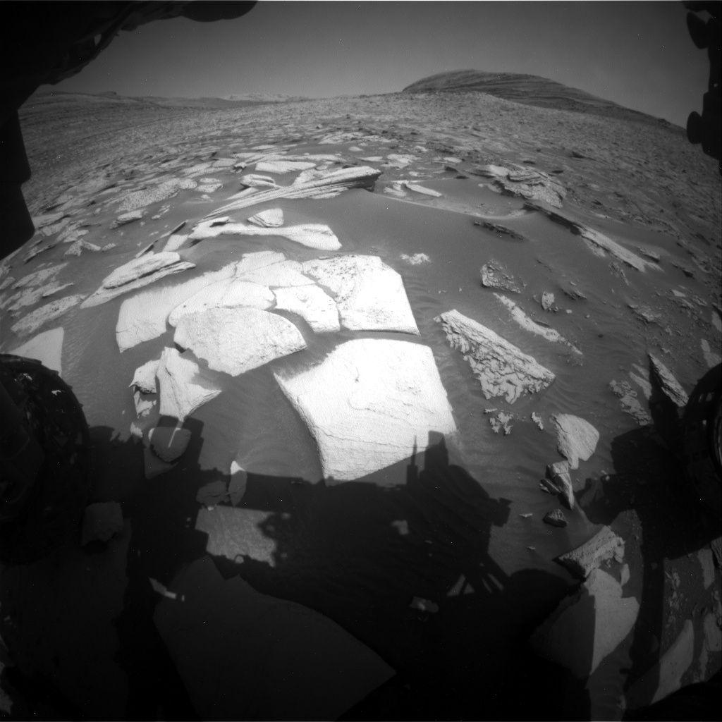 NASAAPIBOT's tweet image. Front Hazard Avoidance Camera on 2024-01-21 (Sol: 4074), taken by Curiosity