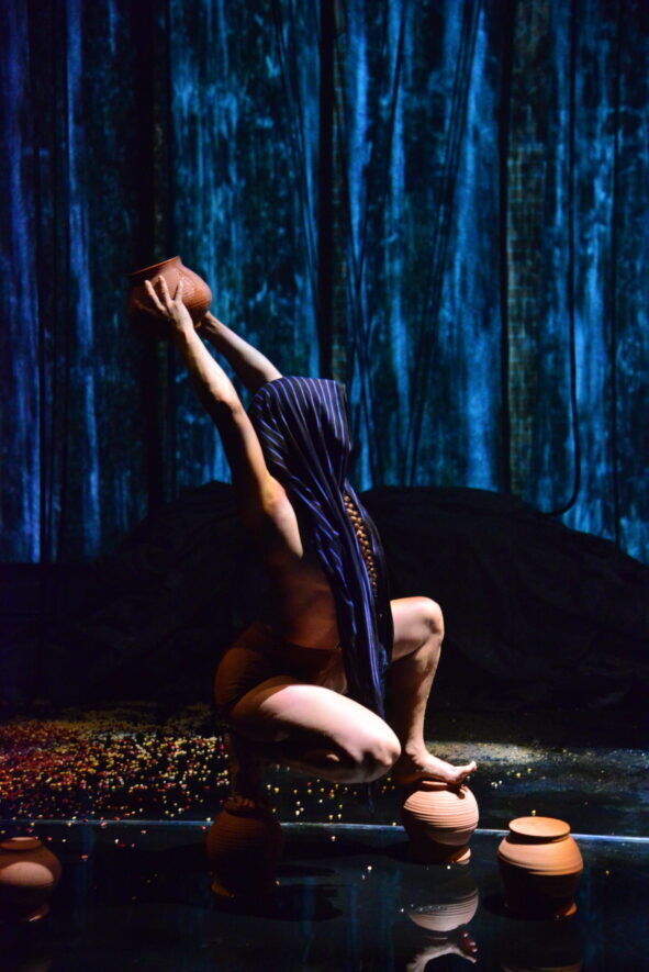 PuSh Festival presents NOMADA at The Annex this week for three performances! Solo performer Diana Lopez Soto is an award-winning multidisciplinary Mexican/Canadian artist who is combining aerial movement with contemporary Mexican Indigenous dance. #indigenous #dance