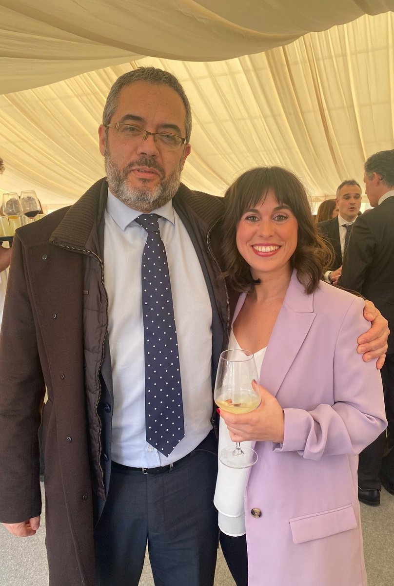 Hoy he sido investida como doctora en farmacia y no ha podido ser un día más bonito!

Gracias mami,es un honor seguir tus pasos
Gracias <a href="/EscobarIsmael3/">Ismael Escobar</a> por acompañarme y apoyarme
Gracias a todos los que formáis parte de mi vida

No puedo estar más orgullosa

In veritate libertas