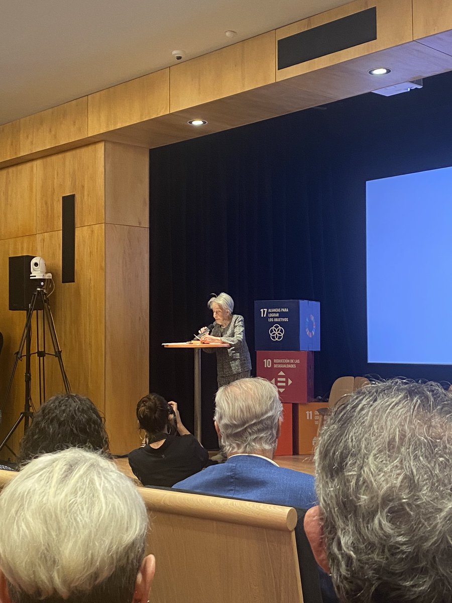 En esta arroba se es fan de la señora Ida Vitale