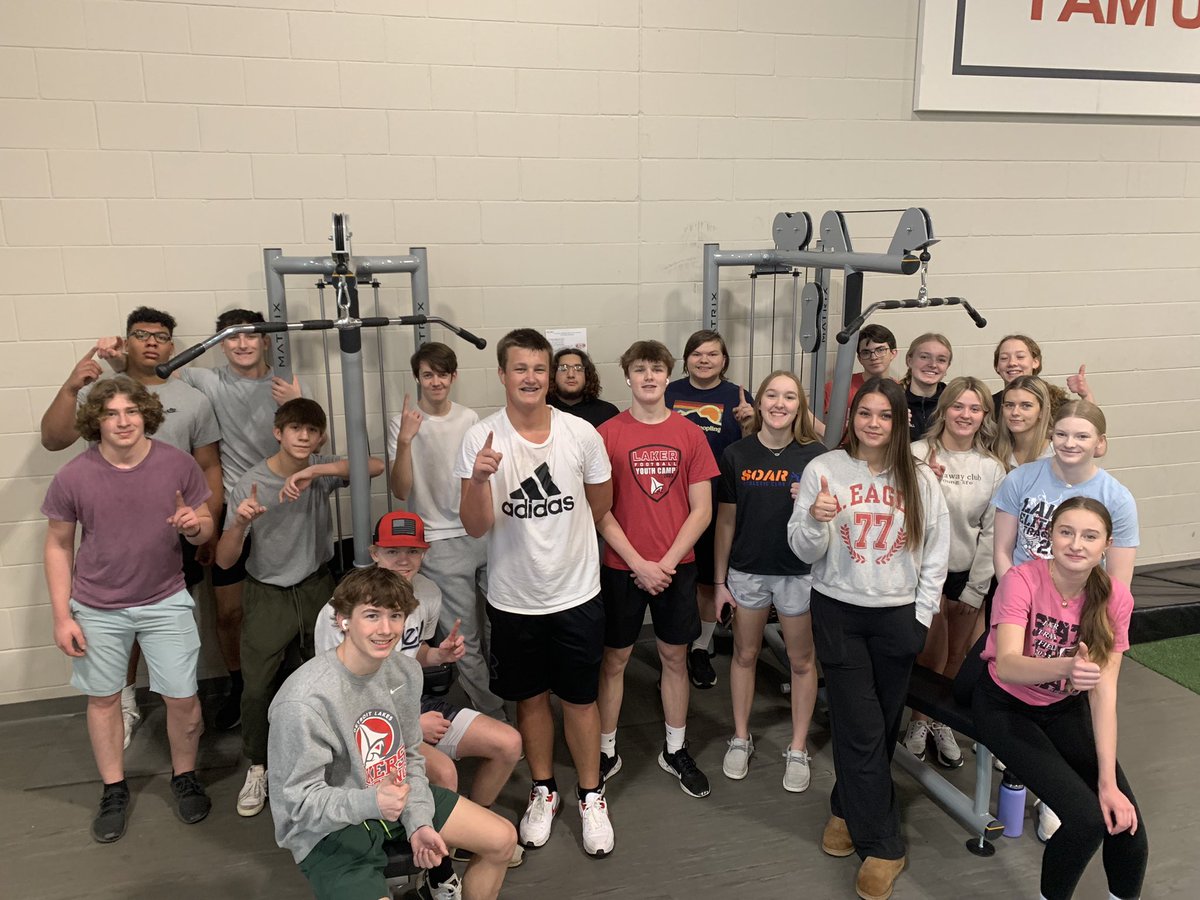 Reed_Hefta's tweet photo. Big thank you to the @lakerbooster for the new machines in the Laker Weightroom! @DetLakesHigh https://t.co/ql3LzhSPln