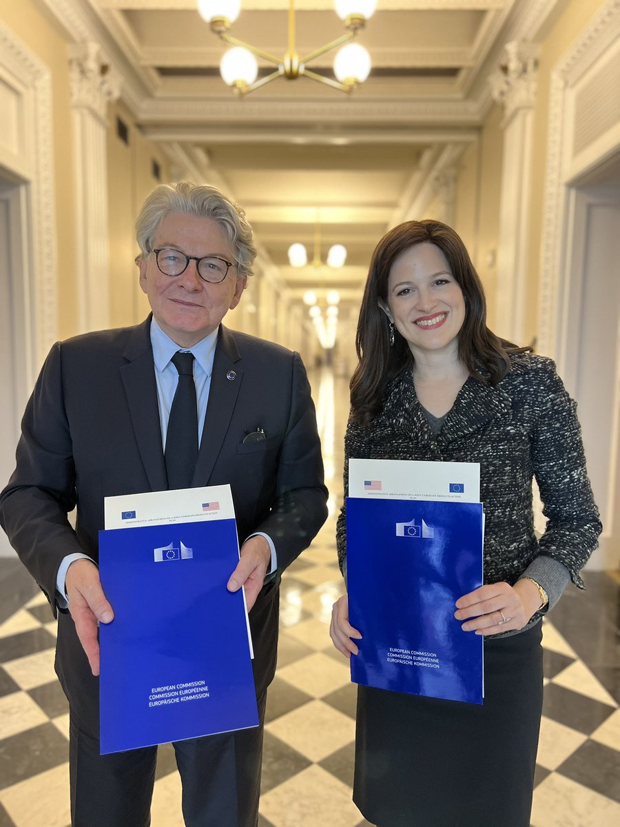 Another great results-focused exchange at the White House with Anne Neuberger, US Deputy National Security Advisor to President Biden. With the 🇪🇺-🇺🇸 Joint CyberSafe Products Action Plan signed today, we align our standards for the #cybersecurity protection of our supply chains.