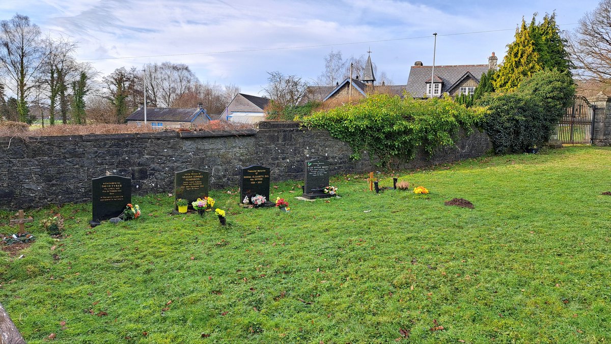 @ListerLaneCem One 4 you from Llanelwedd.  Moles have been busy, too.