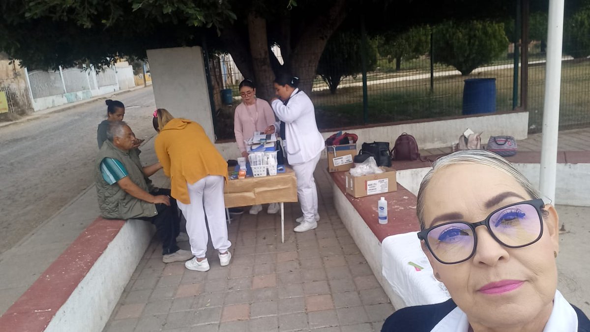 IsssteJalisco's tweet photo. Con la presencia del personal de #ECOSParaElBienestar de la clínica de medicina familiar No.3 #IsssteJalisco se realiza jornada de salud en Cocinilla, localidad de Zapotlanejo, para derechohabientes y población en general #NuevoIssste #TransformandoAlIssste #SaludParaTodos https://t.co/Up22SfWuhQ