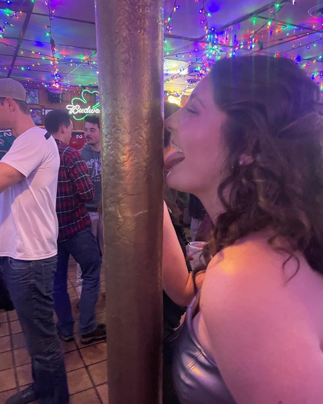 BackerLounge1's tweet photo. @Irishfan419 he are some of our newest #Backerpolelickers #Backerfun #Backertradition https://t.co/LM8fXLzUGJ