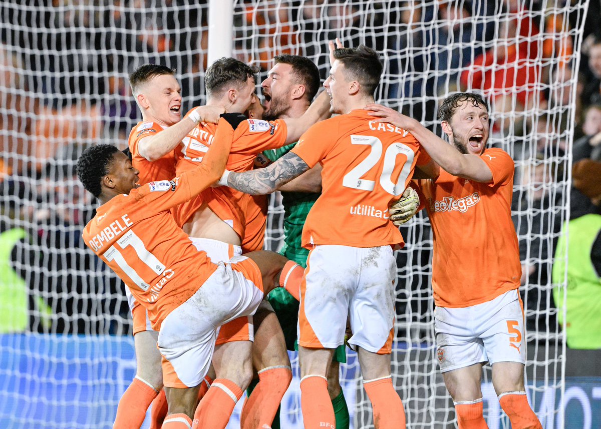 BlackpoolFC's tweet photo. Into the semi-finals! 😃

That was for you Pool fans, that was for you. 💪

🍊 #UTMP https://t.co/3cg4cOeFIU