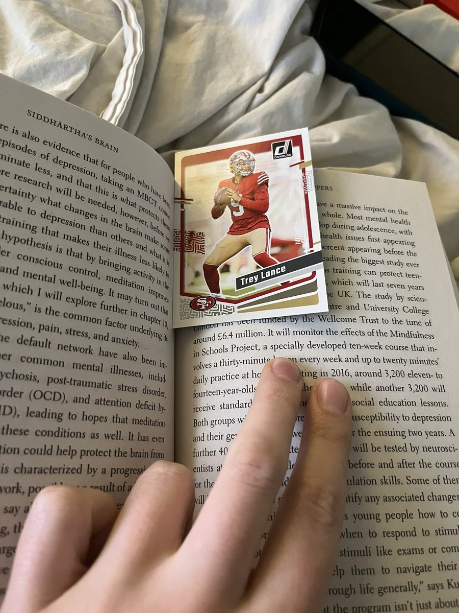 NostraConKus's tweet photo. @CouldBeTheMove Random player cards as book marks, CBTM https://t.co/3vOGcktb5L